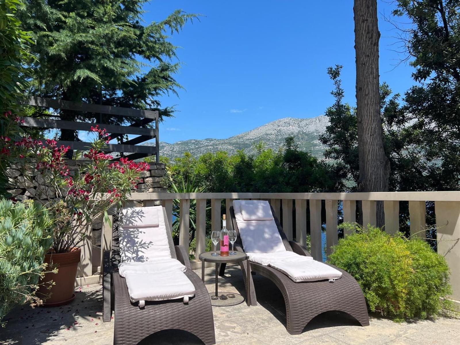 Villa Jade Apartments Front Row Sea View - Walk To Korcula Old Town Medvinjak Dış mekan fotoğraf