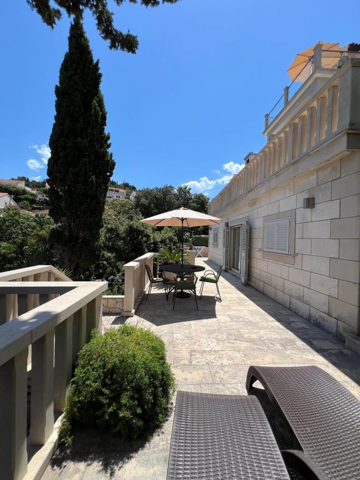 Villa Jade Apartments Front Row Sea View - Walk To Korcula Old Town Medvinjak Dış mekan fotoğraf