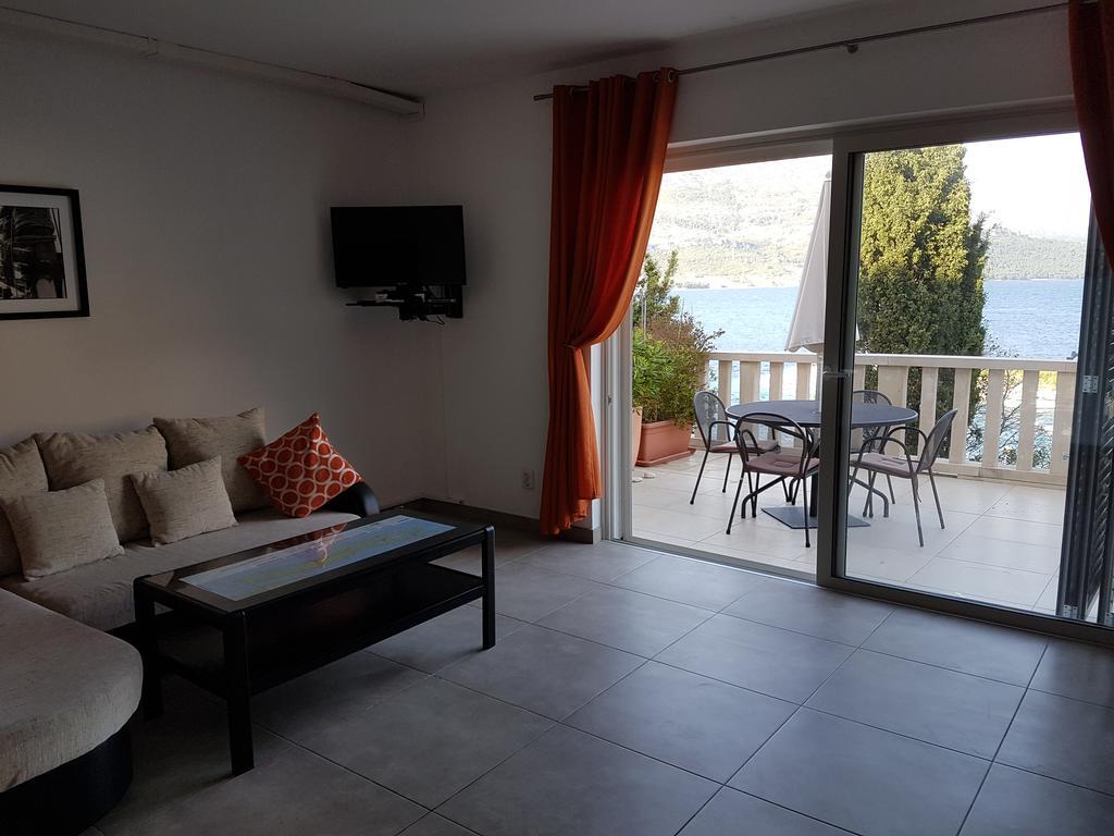 Villa Jade Apartments Front Row Sea View - Walk To Korcula Old Town Medvinjak Dış mekan fotoğraf