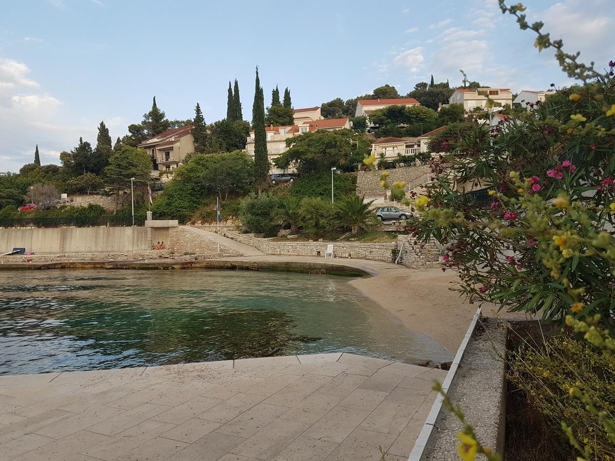 Villa Jade Apartments Front Row Sea View - Walk To Korcula Old Town Medvinjak Dış mekan fotoğraf