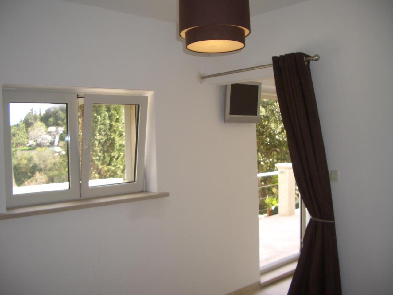Villa Jade Apartments Front Row Sea View - Walk To Korcula Old Town Medvinjak Dış mekan fotoğraf