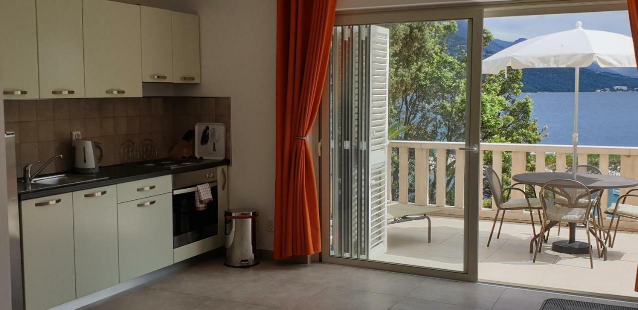 Villa Jade Apartments Front Row Sea View - Walk To Korcula Old Town Medvinjak Dış mekan fotoğraf