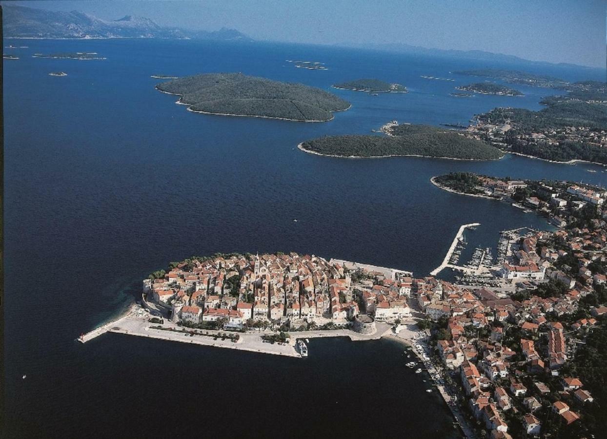 Villa Jade Apartments Front Row Sea View - Walk To Korcula Old Town Medvinjak Dış mekan fotoğraf